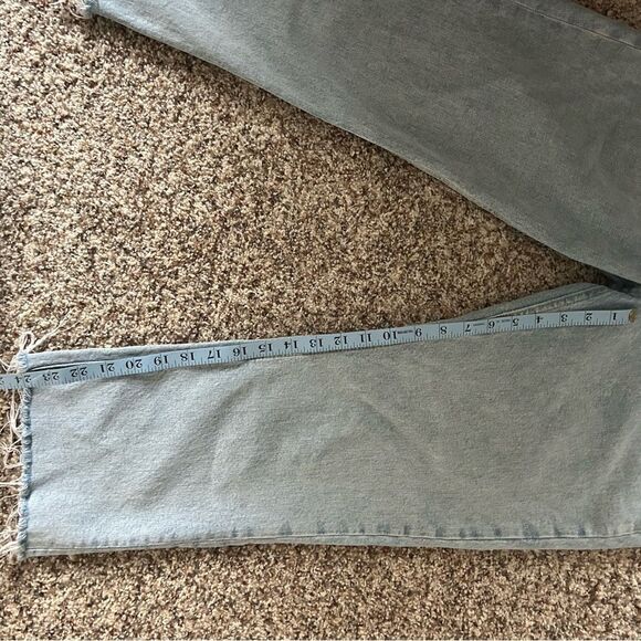 Zara Women’s Light Wash Denim Button Fly Jeans Size 10 Jagged Hem - Picture 9 of 11